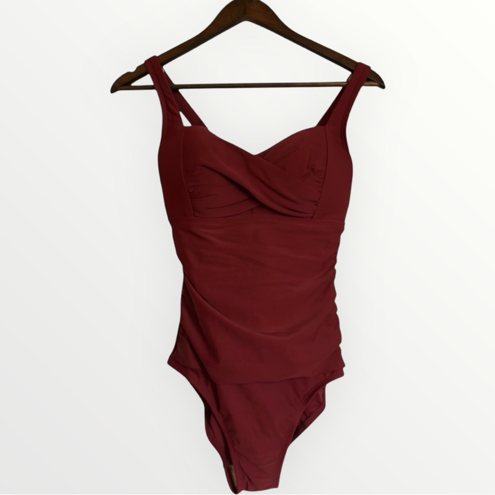 Kona Sol Red/ Burgundy One Piece Bathing Suit Size Small NWT & Liner